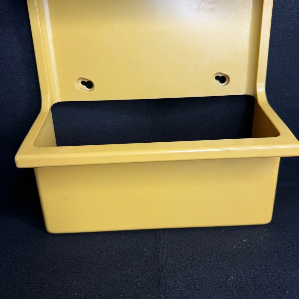 Rubbermaid vintage 1981